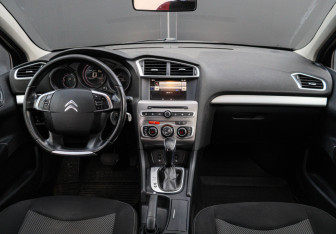 Подержанный автомобиль Citroen C4 Sedan 2016 года (9 фото)