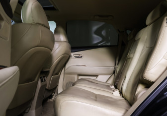 Подержанный автомобиль Lexus RX 2008 года (12 фото)