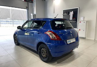 Подержанный автомобиль Suzuki Swift Hatchback 2011 года (6 фото)