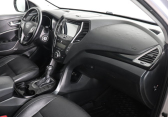Подержанный автомобиль Hyundai Santa Fe 2013 года (10 фото)
