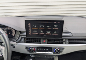 Подержанный автомобиль Audi A4 Sedan 2021 года (15 фото)