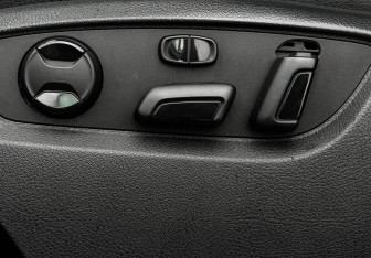 Подержанный автомобиль Volkswagen Touareg 2013 года (15 фото)