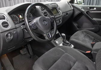 Подержанный автомобиль Volkswagen Tiguan 2015 года (16 фото)