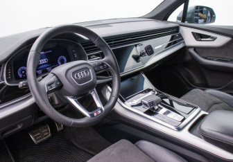 Подержанный автомобиль Audi Q7 2019 года (9 фото)