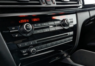 Подержанный автомобиль BMW X6 2018 года (26 фото)