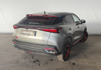 Подержанный автомобиль Omoda C5 2022 года (6 фото)