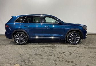 Подержанный автомобиль Geely Monjaro 2023 года (8 фото)