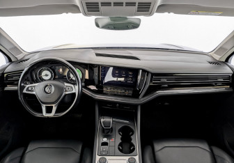 Подержанный автомобиль Volkswagen Touareg 2018 года (14 фото)