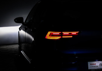 Подержанный автомобиль Volkswagen Golf R Hatchback 2023 года (24 фото)