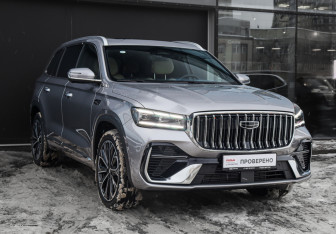 Подержанный автомобиль Geely Monjaro 2025 года (3 фото)