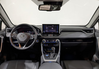Подержанный автомобиль Toyota RAV4 2022 года (26 фото)