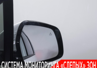 Подержанный автомобиль Kia Carnival 2023 года (23 фото)