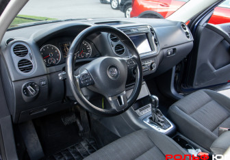 Подержанный автомобиль Volkswagen Tiguan 2012 года (14 фото)