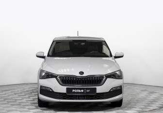 Подержанный автомобиль Skoda Rapid Liftback 2021 года (2 фото)