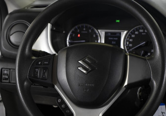 Подержанный автомобиль Suzuki Vitara 2016 года (18 фото)