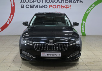 Подержанный автомобиль Skoda Superb Liftback 2023 года (2 фото)