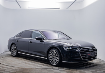 Подержанный автомобиль Audi A8 2019 года (3 фото)
