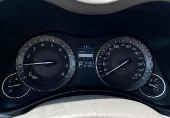 Подержанный автомобиль Infiniti M Sedan 2012 года (11 фото)