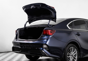 Подержанный автомобиль Kia Cerato Sedan 2021 года (16 фото)