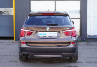 Подержанный автомобиль BMW X3 2013 года (6 фото)