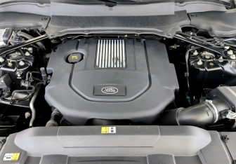 Подержанный автомобиль Land Rover Range Rover Sport 2019 года (9 фото)