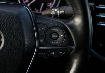 Подержанный автомобиль Toyota Camry Sedan 2021 года (25 фото)