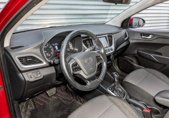 Подержанный автомобиль Hyundai Solaris Sedan 2017 года (16 фото)