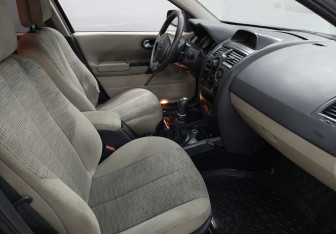 Подержанный автомобиль Renault Megane Sedan 2006 года (9 фото)