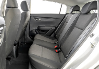 Подержанный автомобиль Kia Rio Hatchback 2021 года (12 фото)