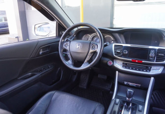 Подержанный автомобиль Honda Accord Sedan 2013 года (13 фото)