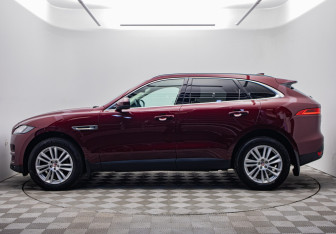 Подержанный автомобиль Jaguar F-Pace 2017 года (2 фото)