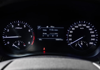 Подержанный автомобиль Genesis G80 2019 года (10 фото)