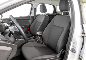 Подержанный автомобиль Ford Focus Hatchback 2018 года (20 фото)