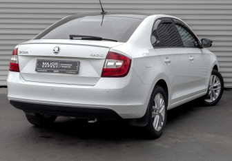 Подержанный автомобиль Skoda Rapid Liftback 2017 года (5 фото)