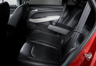 Подержанный автомобиль Chevrolet Captiva 2022 года (10 фото)