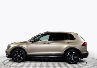 Подержанный автомобиль Volkswagen Tiguan 2017 года (8 фото)