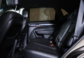 Подержанный автомобиль Kia Sorento 2016 года (12 фото)