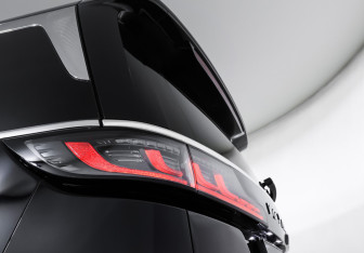 Подержанный автомобиль Voyah Dream 2023 года (26 фото)