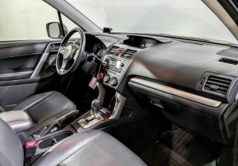 Подержанный автомобиль Subaru Forester Suv 2013 года (11 фото)