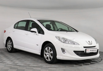 Подержанный автомобиль Peugeot 408 2014 года (3 фото)
