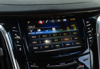 Подержанный автомобиль Cadillac Escalade Suv 2017 года (17 фото)