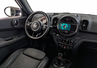 Подержанный автомобиль MINI Countryman 2020 года (28 фото)
