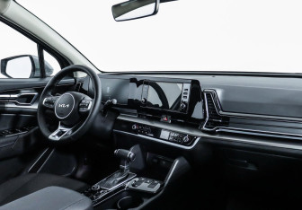 Подержанный автомобиль Kia Sportage 2022 года (8 фото)