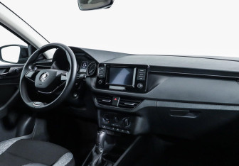 Подержанный автомобиль Skoda Rapid Liftback 2021 года (7 фото)