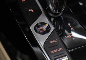 Подержанный автомобиль BMW X4 2021 года (24 фото)