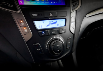 Подержанный автомобиль Hyundai Santa Fe 2014 года (26 фото)