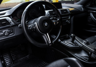 Подержанный автомобиль BMW M4 Coupe 2016 года (14 фото)