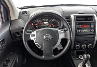 Подержанный автомобиль Nissan X-Trail 2013 года (22 фото)