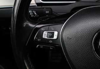 Подержанный автомобиль Volkswagen Passat Sedan 2019 года (25 фото)