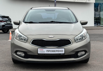 Подержанный автомобиль Kia Ceed Wagon 2013 года (2 фото)